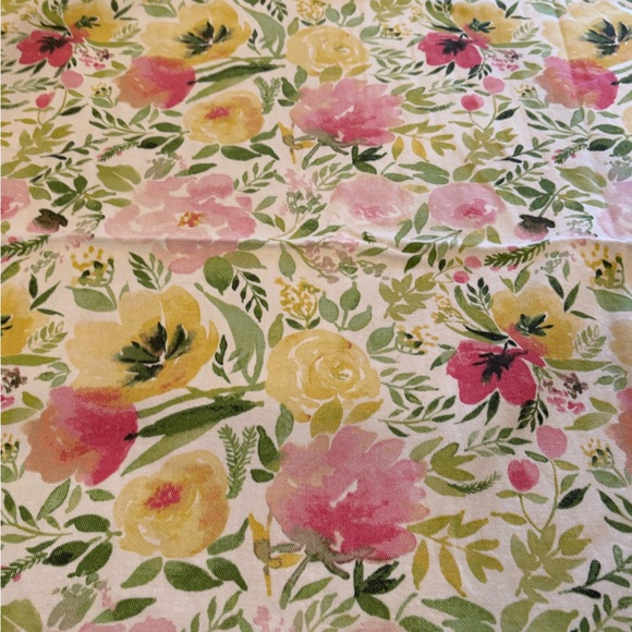 Floral Patterned Fabric - Picture 4 of 4